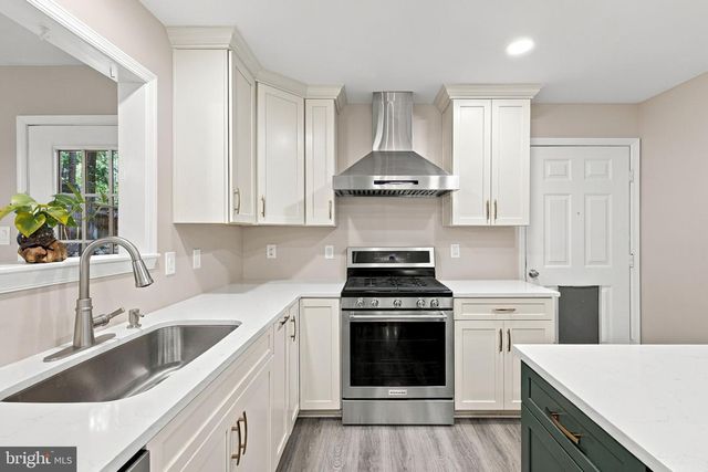 11901 HICKORY CREEK DR, Fredericksburg, VA 22407