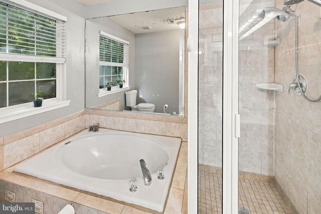 11901 HICKORY CREEK DR, Fredericksburg, VA 22407