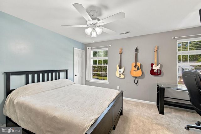 11901 HICKORY CREEK DR, Fredericksburg, VA 22407