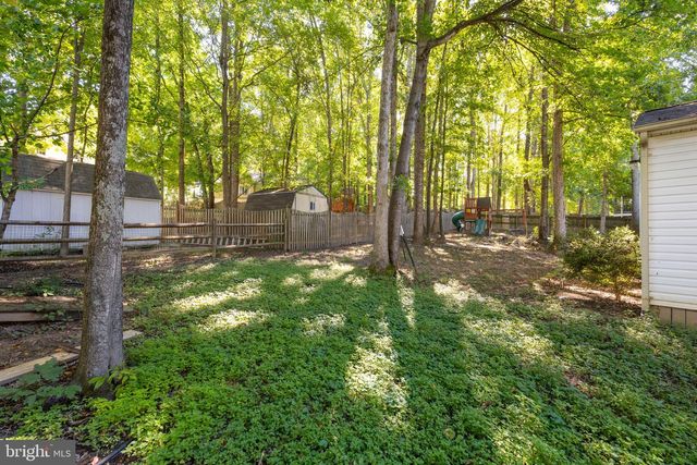 11901 HICKORY CREEK DR, Fredericksburg, VA 22407