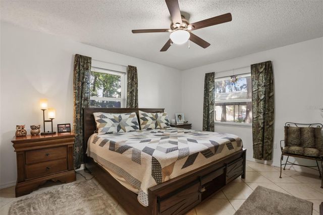 1080 FOREST DRIVE, Tavares, FL 32778