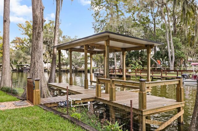1080 FOREST DRIVE, Tavares, FL 32778