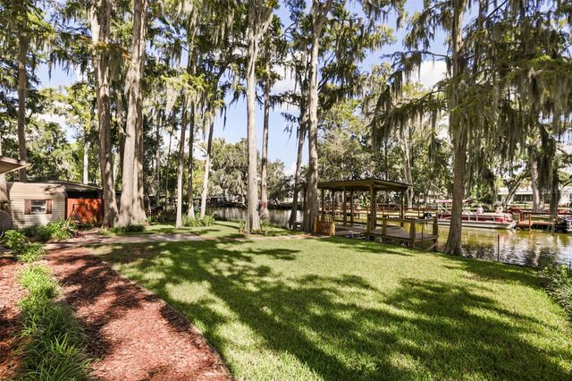 1080 FOREST DRIVE, Tavares, FL 32778