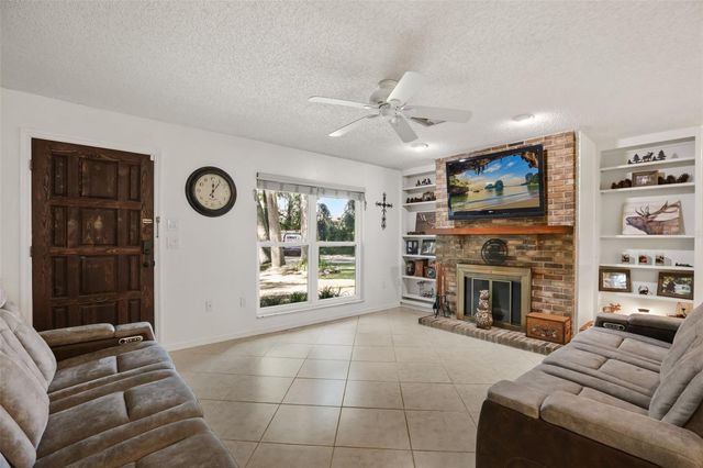 1080 FOREST DRIVE, Tavares, FL 32778