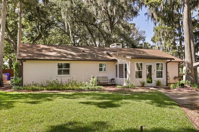 1080 FOREST DRIVE, Tavares, FL 32778