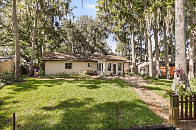 1080 FOREST DRIVE, Tavares, FL 32778