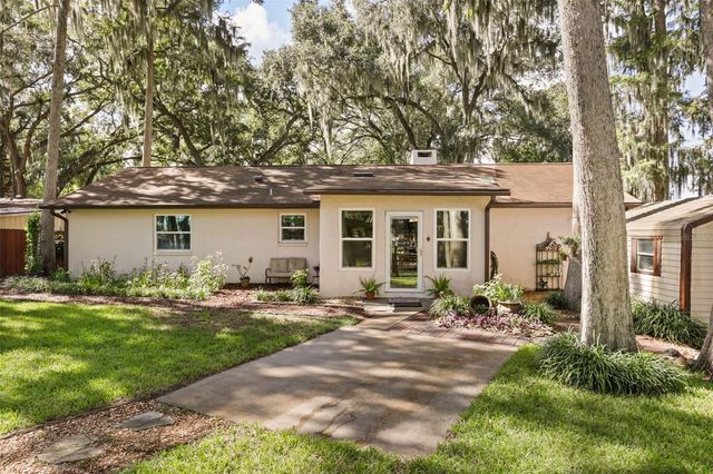 1080 FOREST DRIVE, Tavares, FL 32778