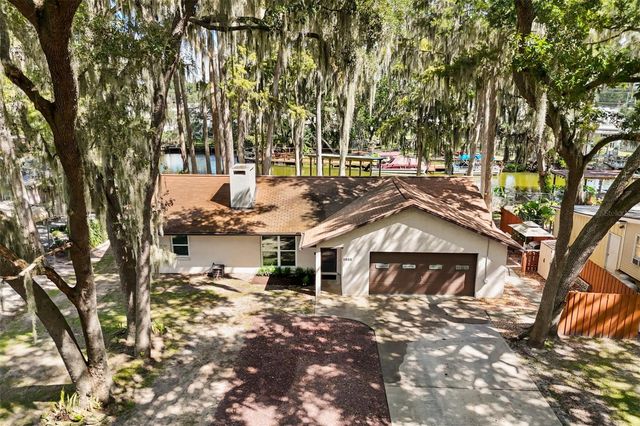 1080 FOREST DRIVE, Tavares, FL 32778
