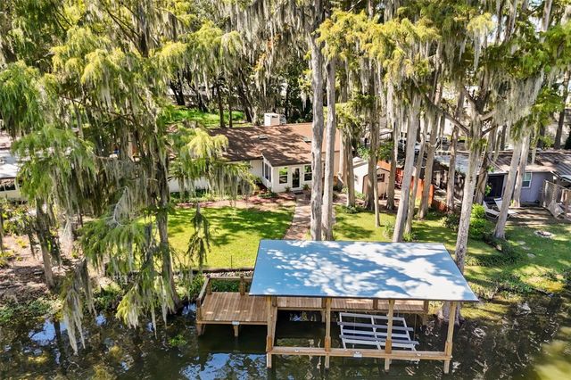 1080 FOREST DRIVE, Tavares, FL 32778