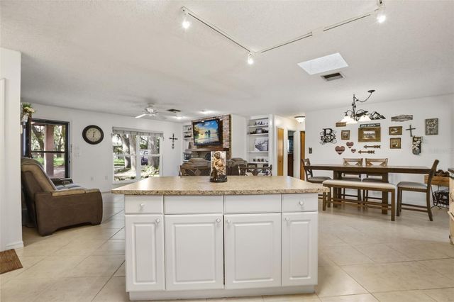 1080 FOREST DRIVE, Tavares, FL 32778