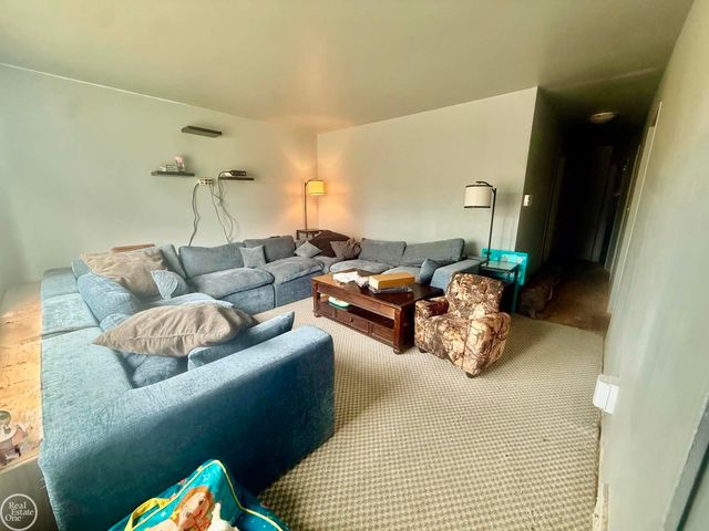32264 Parker Circle, Warren, MI 48088
