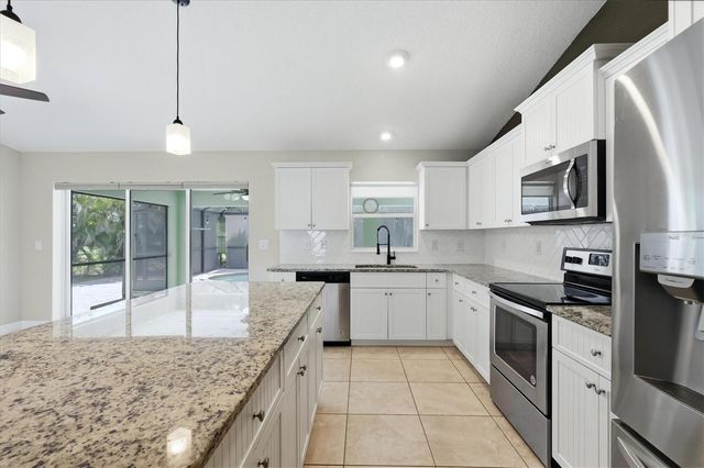 150 GREEN PINE PARK, Rotonda West, FL 33947