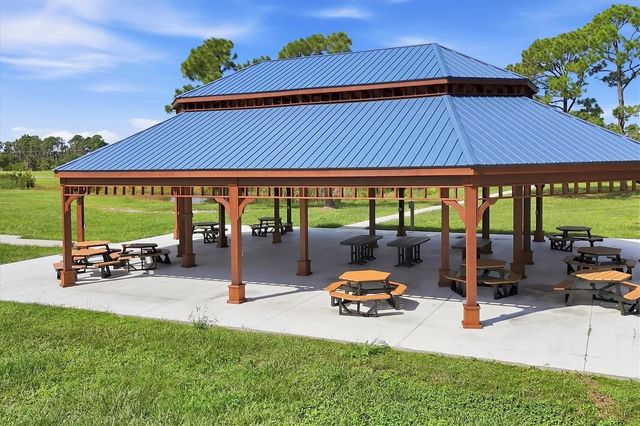 150 GREEN PINE PARK, Rotonda West, FL 33947