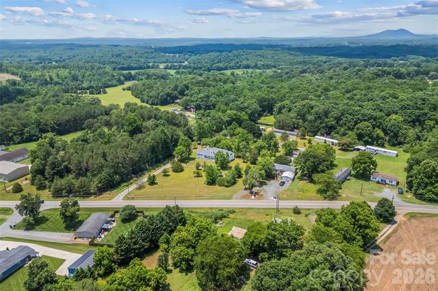 2705 Robinson Road, Newton, NC 28658