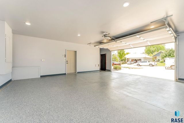 512 S Red Spruce Ave Avenue, Sioux Falls, SD 57110