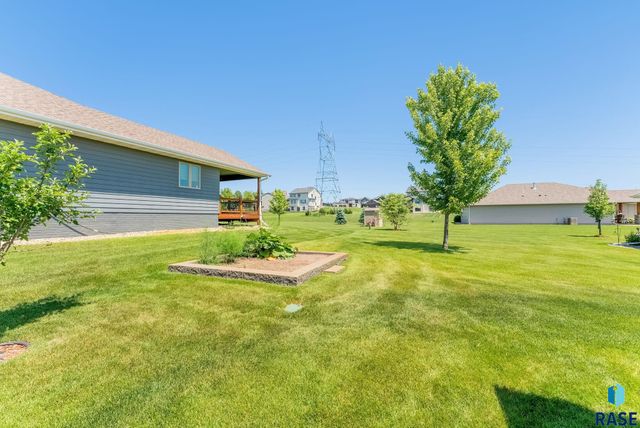 512 S Red Spruce Ave Avenue, Sioux Falls, SD 57110