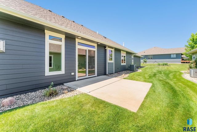 512 S Red Spruce Ave Avenue, Sioux Falls, SD 57110