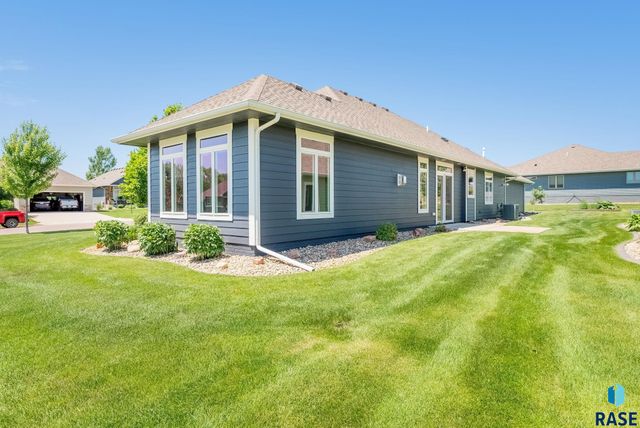 512 S Red Spruce Ave Avenue, Sioux Falls, SD 57110