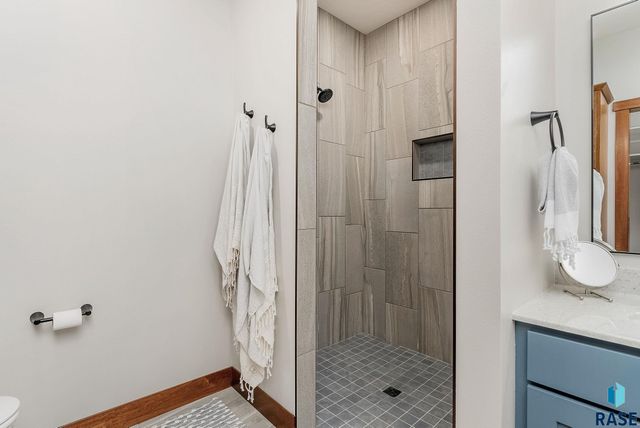 512 S Red Spruce Ave Avenue, Sioux Falls, SD 57110