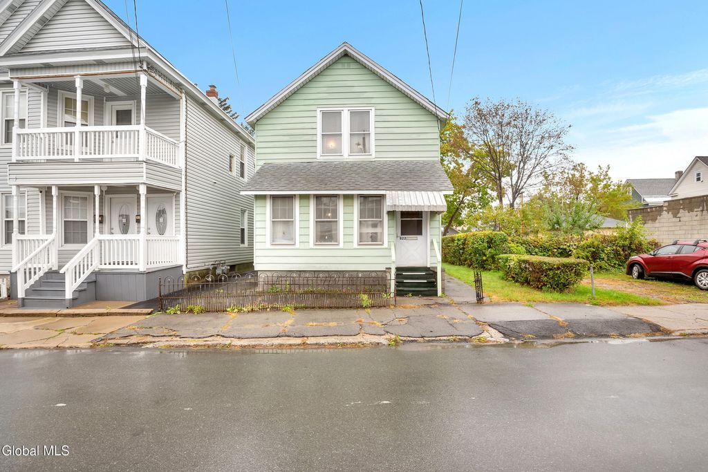 822 Sargent Place, Schenectady, NY 12303