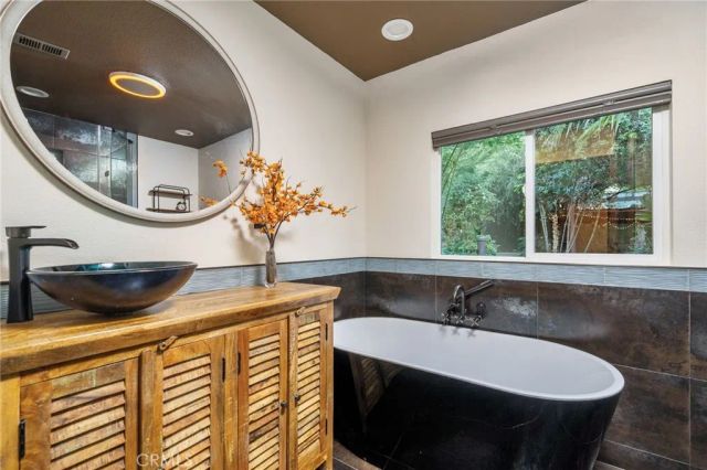 102 S Burnaby Drive, Glendora, CA 91741