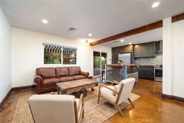 102 S Burnaby Drive, Glendora, CA 91741