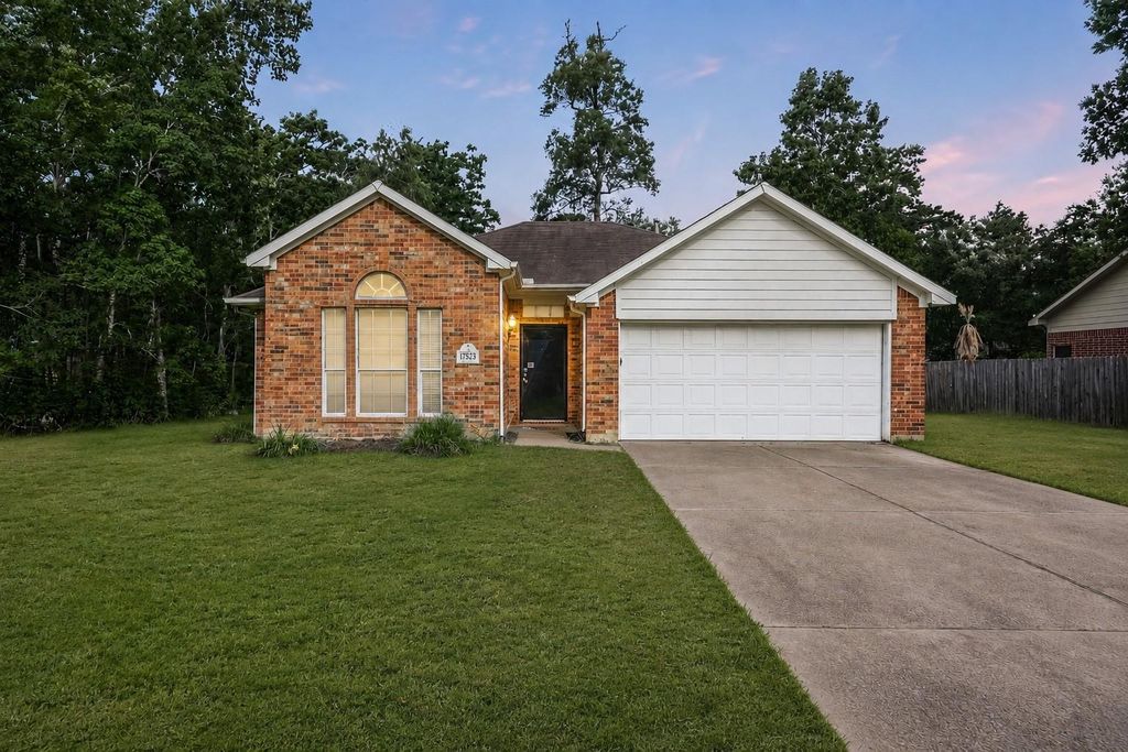 17523 Port O Call Street, Crosby, TX 77532