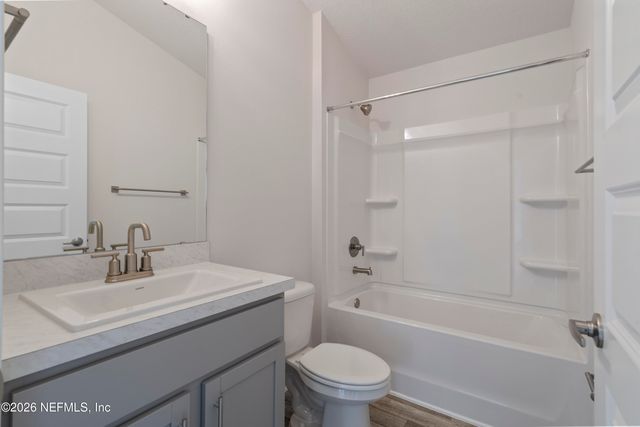 8369 HELMSLEY Boulevard, Jacksonville, FL 32219