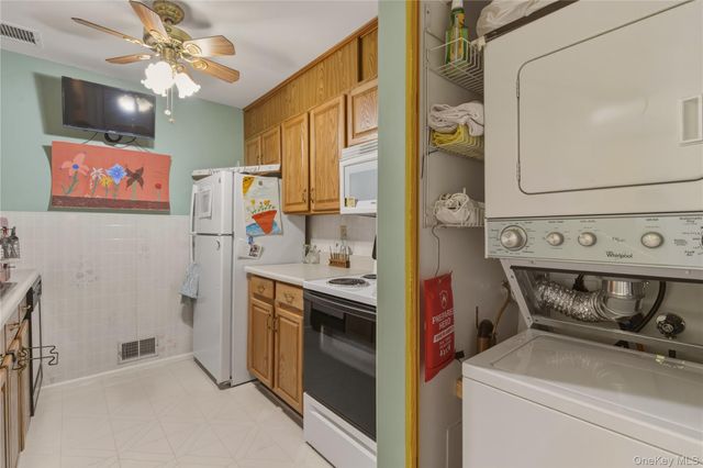 54 School Street 126, Westbury, NY 11590