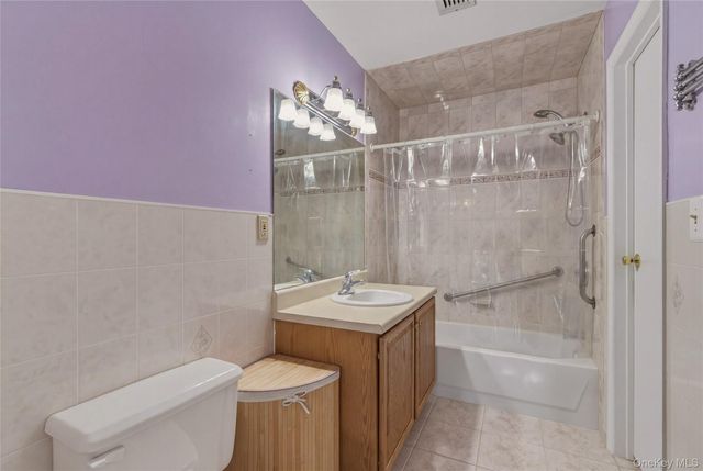 54 School Street 126, Westbury, NY 11590