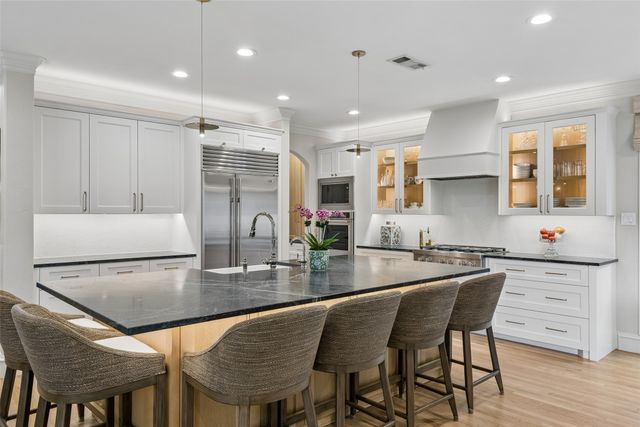 6151 Palo Pinto Avenue, Dallas, TX 75214