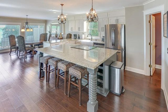 16926 Grays Bay Boulevard, Minnetonka, MN 55391