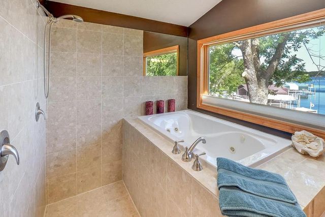 16926 Grays Bay Boulevard, Minnetonka, MN 55391