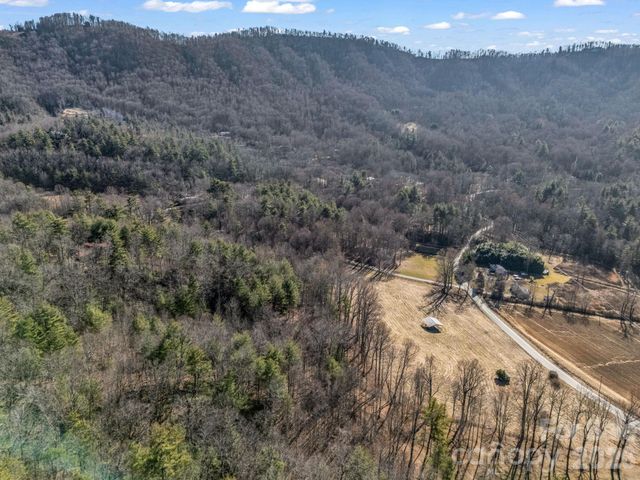 181 Justamere Lane, Hendersonville, NC 28739