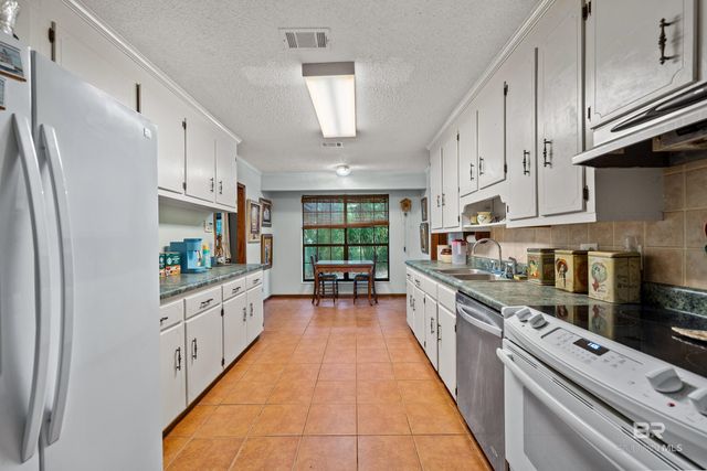 19801 County Road 9, Silverhill, AL 36576