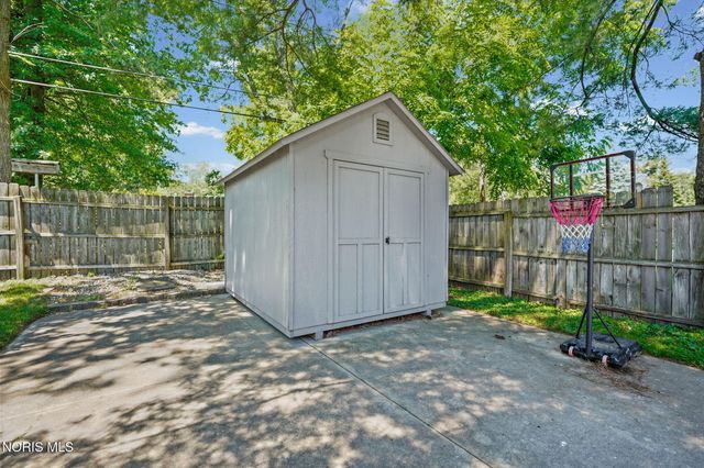 3201 E Lincolnshire Boulevard, Toledo, OH 43606