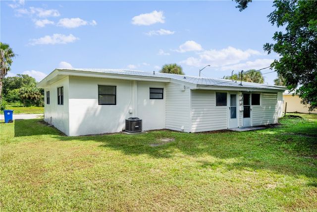 4117 18th Place, Vero Beach, FL 32960