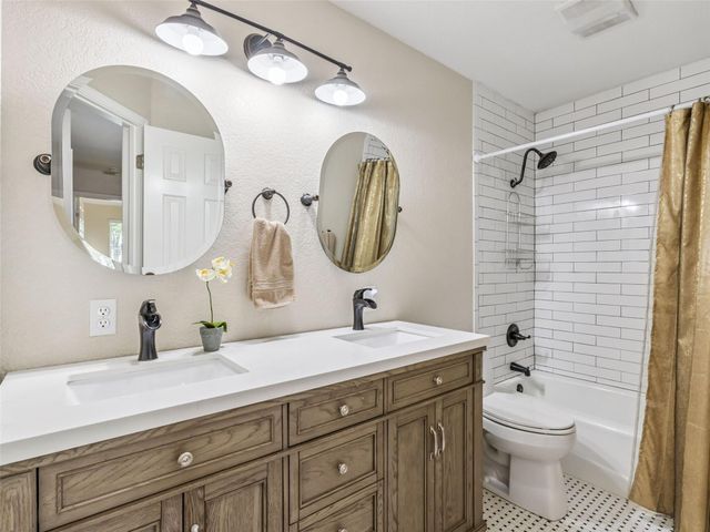 1832 Sunnybrook DR, New Braunfels, TX 78130