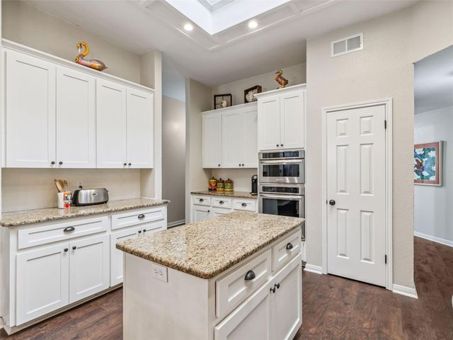 1832 Sunnybrook DR, New Braunfels, TX 78130