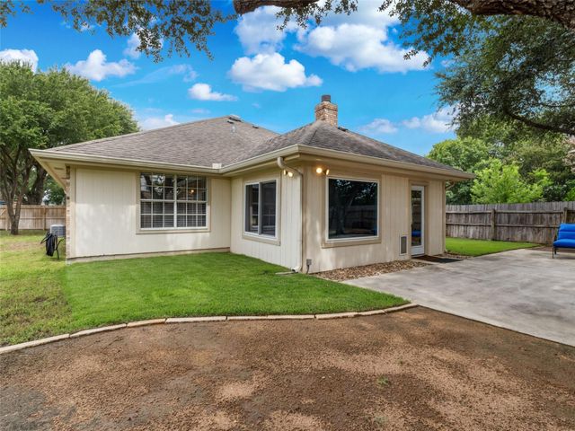 1832 Sunnybrook DR, New Braunfels, TX 78130