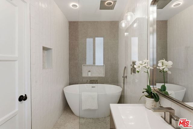 22140 Ybarra Road, Woodland Hills, CA 91364