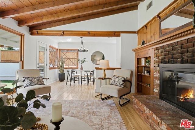 22140 Ybarra Road, Woodland Hills, CA 91364