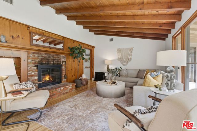 22140 Ybarra Road, Woodland Hills, CA 91364