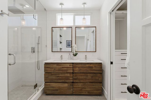 22140 Ybarra Road, Woodland Hills, CA 91364