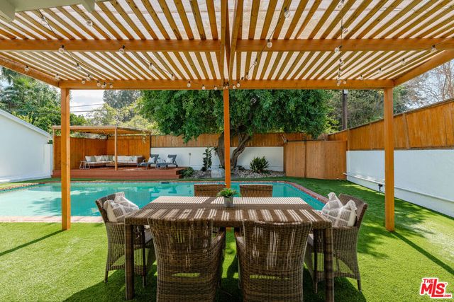 22140 Ybarra Road, Woodland Hills, CA 91364