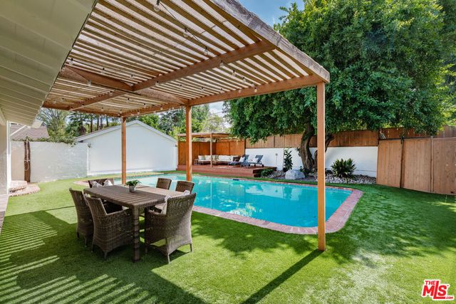 22140 Ybarra Road, Woodland Hills, CA 91364