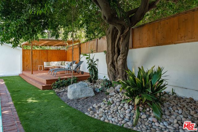 22140 Ybarra Road, Woodland Hills, CA 91364