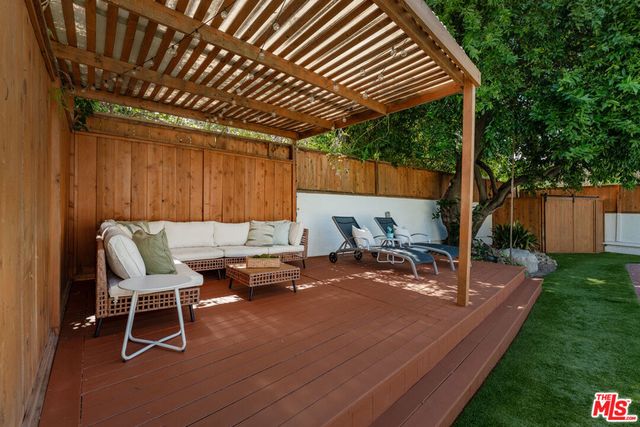 22140 Ybarra Road, Woodland Hills, CA 91364