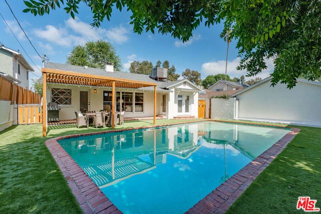 22140 Ybarra Road, Woodland Hills, CA 91364