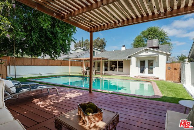 22140 Ybarra Road, Woodland Hills, CA 91364